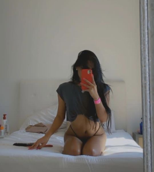 Hola 💋 Me llamo Mari Isabel 🇵🇦🇪🇸🇳🇱🇫🇷

Soy una chica trans jovencita femenina delgada con una piel suave, morenita latina pelinegra y mido 1.60. 

Soy cariñosa, divertida, educada y amorosa.

Me gusta conocer gente nueva, salir a pasear y conocer lugares para ir a bailar y disfrutar el momento.

Hello, my name is Mari Isabel 

I am a thin young trans girl with soft skin, brunette Latina and I am 1.60.

I am affectionate, funny, educated and loving.

I like to meet new people, go for a walk and get to know places to go dancing and enjoy the moment.



