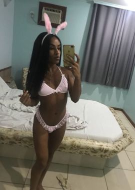 Morena Versátil