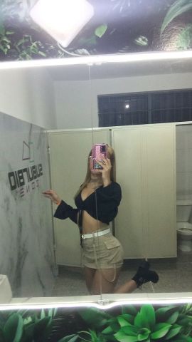 Alondra Comelles