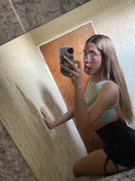 Alondra Comelles
