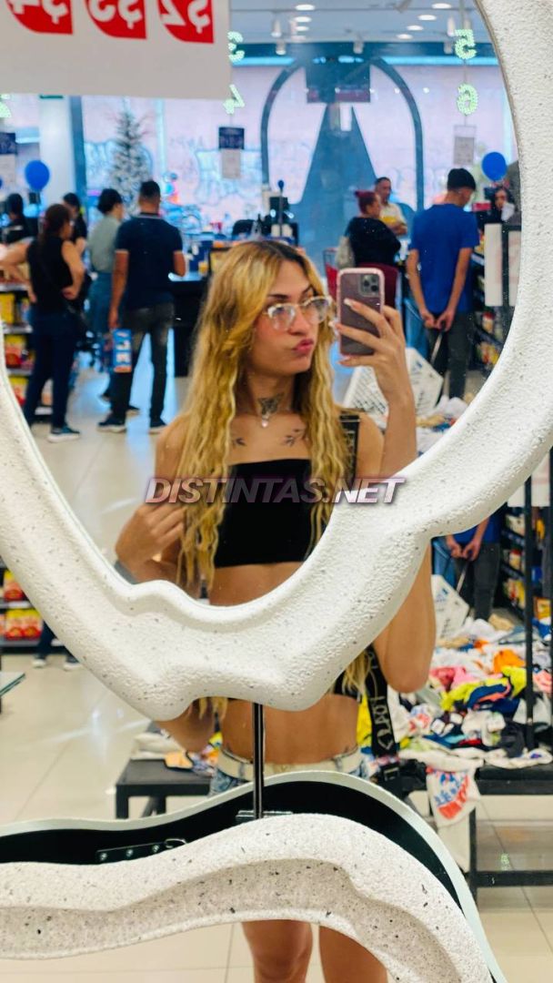 Alondra Comelles