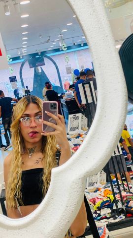 Alondra Comelles