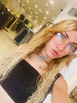 Alondra Comelles