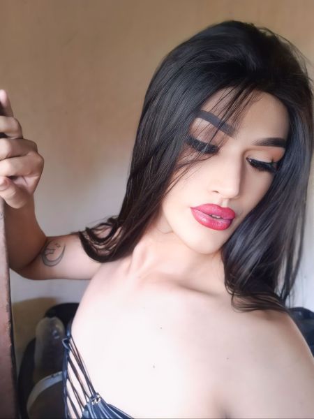 Soy una chica trans complaciente,  dispuesta a cumplir todas tu fantasías sexuales.. soy divertida carismática, amorosa y muy servicial a la hora de estar con un hombre