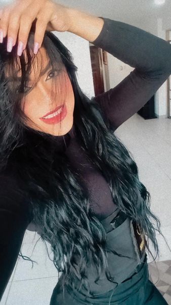 Hola soy stephanie, una chica trans de tan solo 25 Años,  una chica 100% versátil , amable , curiosa , y muy carismática, estoy dispuesta a cumplir todos deseos, y tus mejores fantasías, si quieres pasar un buen rato con la compañia llamame <3.