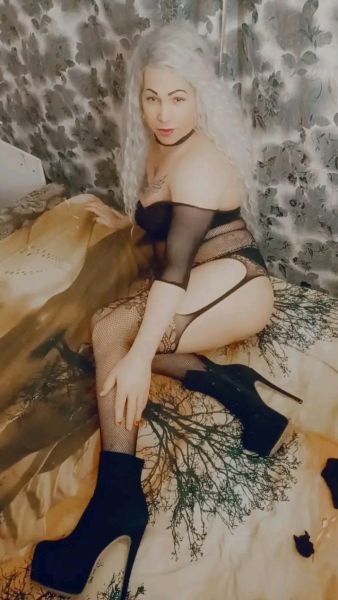 Soy una hermosa chica trans bisexual,difruto el sexo con parejas,tengo una amiga mujer con la que hago lo que desees,hasemos rikas videollamadas teniendo sexo en vivo y tengo buenas fotos y videos mios teniendo sexo donde hago de activo y soy dominante,tambien hay un chico activo por si deseas trios y orgias