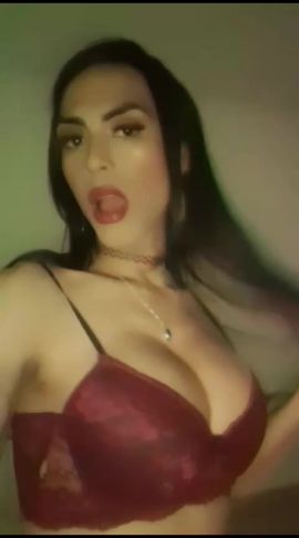 Isabella Hot
