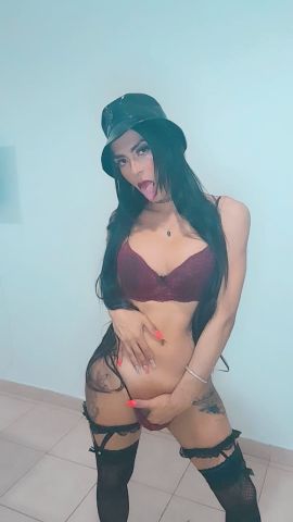 Isabella Hot