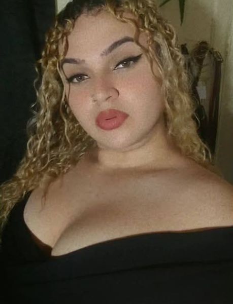 Hola que tal soy Amelie Tu chica exclusiva 

Soy una chica de piel blanca, rubia de ojos claros
Tengo buenos atributos soy alta super femenina, coqueta y super aseada

Me considero una chica delicada la cual siempre me gusta verme bien. 
