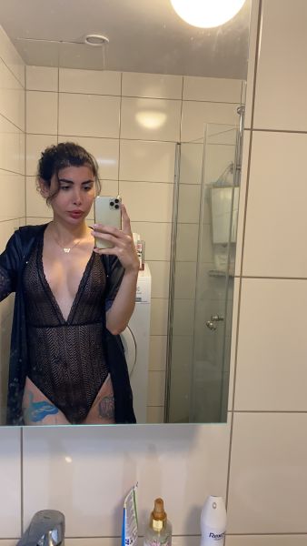 Visiting for a few days 
⚠️⚠️ No call , no sms , just WhatsApp ⚠️⚠️
🌈Hi, my name is SARA🇱🇧, I'm 23 years old, 1.72cm, 56Kg With a big 23cm cock

 😍 love always protected

 My services:
 ✅active
 ✅passive
 ✅ blowjob
 ✅69
 ✅ kisses (only with good oral hygiene)
 ✅cumshot
 ✅dominance
 ✅fetish
 ✅couples
 ❌massage+50e
 ______________________________
 **😍 love always protected
 ______________________________
 **👭Couples (girlfriend experiences)
 ______________________________
 ❌ PLEASE MAKE AN APPOINTMENT BY TEXT/CALL 30 MINUTES IN ADVANCE ❌
 ✅WhatsApp available

 ✔️ MY PHOTOS ARE 100% REAL!

 ✔️Cash payments💶
 ❌ Secure payments with credit card possible 💳
 ✔️ Payments by PayPal possible
 ❎ Rates Not Negotiable

 I am vaccinated 3rd time 💉
 Sara…🌈❤️
____________________________
🌈Salut, je m’appelle SARA ,j’ai 23 ans,   1,72cm  , 56Kg Avec un grosse bite de 23cm

😍l’amour toujour protegeé

Mon

✅active
✅passive
✅fellation 
✅69
✅baisers
✅éjaculation
✅domination         
✅fétiche 
✅couples
❌massage+50e
______________________________
**😍l’amour toujour protegeé
______________________________
**👭Couples (girlfriend experiences)
______________________________
❌ VEUILLEZ PRENDRE RENDEZ-VOUS PAR SMS/APPEL 30 MINUTES À L'AVANCE ❌
✅WhatsApp disponible

✔️ MES PHOTOS SONT 100% RÉELLES !

✔️Paiements especes💶
✔️Paiements sécurisés avec CB possible 💳
✔️Paiements par PayPal possible
❎ Tarifs Pas négociables

Je suis vacciné 3 fois 💉
Sara…🌈❤️