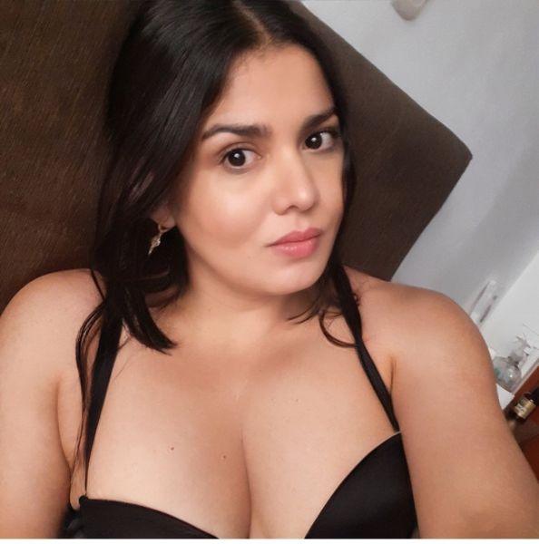 Hola soy Roxana Hernández una chica trans monteriana, estoy ubicada en quinta paredes cerca a corferias en Bogotá, te ofrezco: besos y caricias, masaje relajante, sexo oral, penetración en el rol que quieras,  trato de novio. Apartamento privado. 