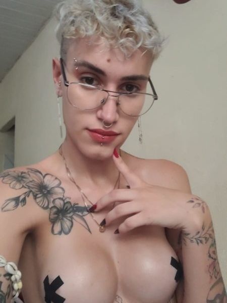 Sou a Cami Abreu, tenho 25 anos, 1.78 de altura, 26 tattoos e completamente fora da caixa. Sou modelo Fashion, ex universitária, produtora de casting, acompanhante e vendo conteúdo amador. Atendo casais, inclusive adoro, sou bem educada e gentil. Disponível para viagem!!

Estou aqui para atender seus desejos!

Sou pansexual, versátil com 17cm de dote!

Adoro safadeza e carinho, posso ser sua namoradinha ou sua putinha na cama, você que decide como vai ser a curtição! (Sempre com respeito)

Contato apenas pelo wpp!