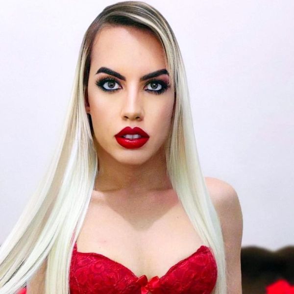 “Uma trans fisiculturista, uma das únicas da região 019, bem dotada, toda feminina, e ao mesmo tempo bruta, cavalona, com 22cm de dote, prontos para te levar ao delírio de tanto prazer, CammGirl, Stripper, criadora de conteúdo adulto na internet. 28 anos, 1.74 de altura, pele branquinha e macia, sem rugas, toda firme, e 74kg… sarada mas ao mesmo tempo gostosona, toda panicat, com cinturinha pilão, super vaidosa, cheirosa, de um rosto e um corpo esculturais!Toda depiladinha, adoro usar lingeries e cheia de muito fogo pra voce. Seios fartos, redondinhos, glúteos redondos, durinhos, empinados, de academia, coxas bem grossas, definidas, e, torneadas, toda proporcional, uma verdadeira musa Wellness, sou uma trans VERSÁTIL, cheia de feitiches e com muita vontade de amamentar seus putinhos… se voce busca uma verdadeira musa, feminina, glamurosa, e, cavalona, dominadora ao mesmo tempo, aqui estou eu. Para agendamentos, peço que me chamem com pelo menos 2 horas de antecedencia, para que seja possível prestar-lhe um bom atendimento, algo que prezo muito ! Entrem em contato apenas se houver realmente o interesse em meus serviços. PEÇO POR GENTILEZA, QUE NÃO QUESTIONEM OU PECHINCHEM MEUS VALORES! A DIFERENÇA ENTRE UMA PROFISSIONAL E UMA AMADORA, É QUE UMA VENDE O PRAZER, DIVERSÃO E SATISFAÇÃO DO CLIENTE, A OUTRA VENDE APENAS UM PROGRAMA, E COMIGO, SUA DIVERSÃO É GARANTIDA ! Todas as fotos são REAIS e sem edições, e filtros, apenas produção, sou a mesma no anúncio, e pessoalmente, melhor ainda! AVISOS… * O envio de fotos, NÃO SOLICITADAS, serão bloqueados. * Conversas fiadas, sem o REAL interesse de marcar um encontro, serão bloqueados, terei o maior prazer em conversar com voce, porém, pessoalmente. * NÃO ATENDO LIGAÇÕES, pra isso, deixo disponível, meu WhatsApp, em tempo integral, para lhe dar toda atenção que voce merece. * Não faço fiado, pra isso disponibilizo a opção de maquininha de cartão, parcelo em até 12x, sem nenhum problema. * Meu atendimento é, das 13h as 23h, peço